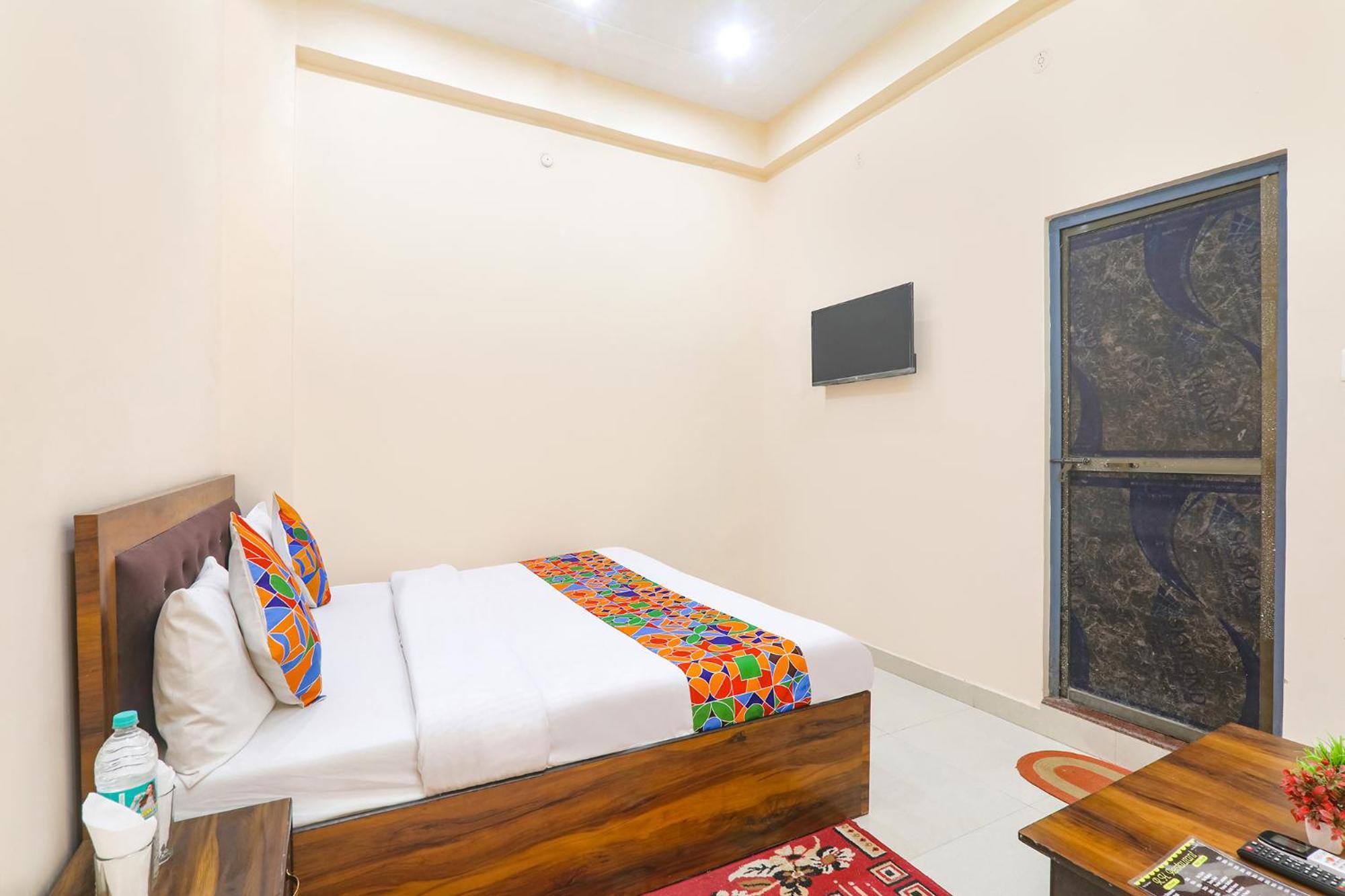 Fabhotel Rk Palace Ayodhya Ngoại thất bức ảnh