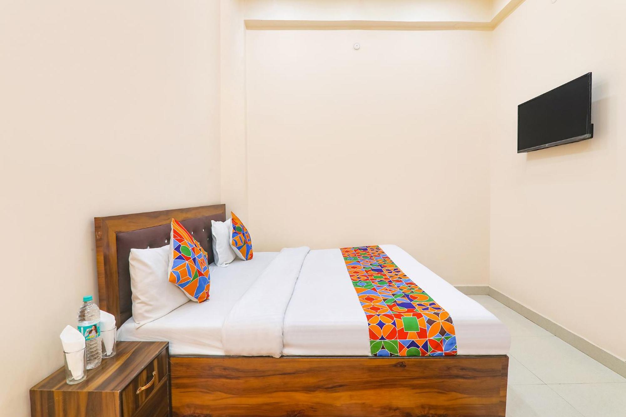 Fabhotel Rk Palace Ayodhya Ngoại thất bức ảnh